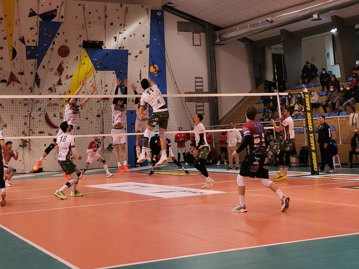 Impresa Folgore: Casarano al tappeto in 4 set